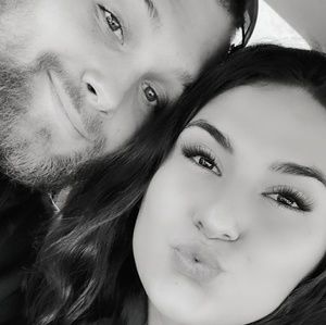 Meet your Posher, Claudia